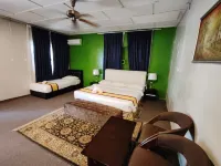 Green Town Hotels and Resorts Hotels in Si Rusa
