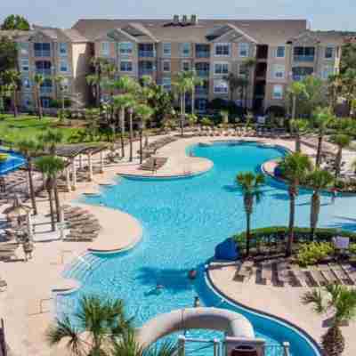 Newly Upgraded Disney Themed Vacation Retreat Hotel Exterior