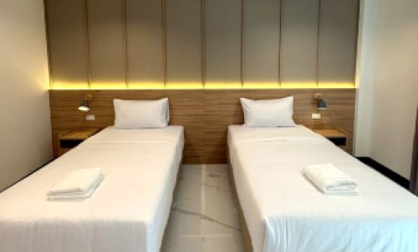 Day & Night Hotel Roi Et