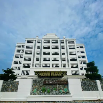 Blanco Apartment Hotel