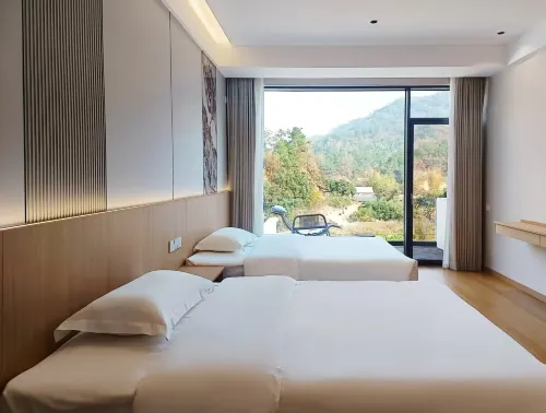 Yunchen Mountain Retreat · Villa, a scenic and luxurious resort surrounded by mountains