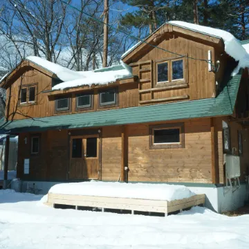 COCO VILLA HAKUBA 01 — Sleeps 9, ideal ski base, with 3D printer sauna & BBQ