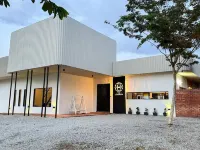 The Luxurious 1256, Forest Flow Villa Hotels in Pegoh