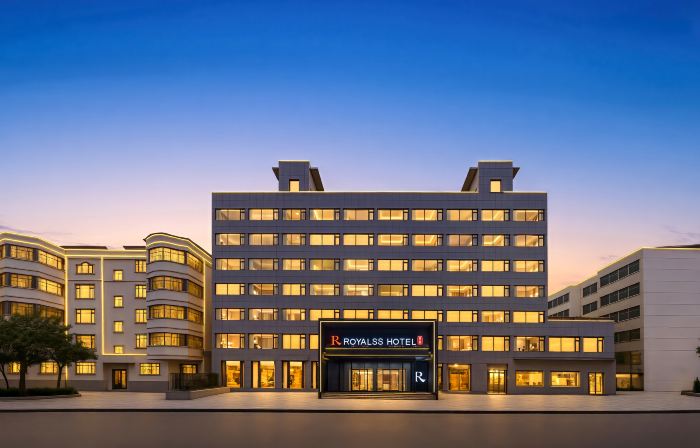 R ROYALSS HOTEL (Luohe Renmin Road Xintiandi Pedestrian Street Branch)