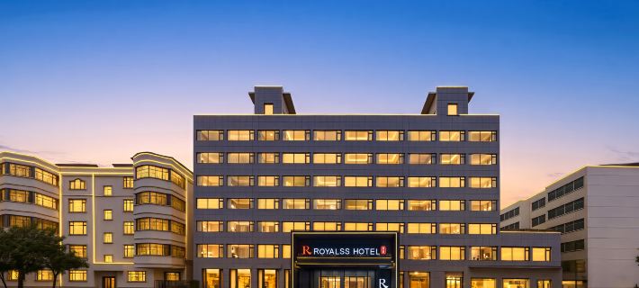 R ROYALSS HOTEL (Luohe Renmin Road Xintiandi Pedestrian Street Branch) Hotel a Luohe
