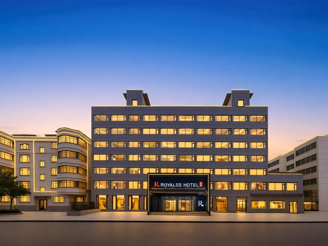 R Royalss Hotel - Luohe