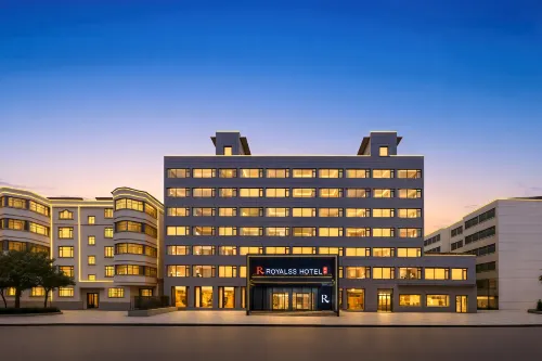 R ROYALSS HOTEL (Luohe Renmin Road Xintiandi Pedestrian Street Branch)