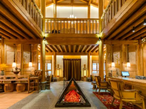 フローラル ラックス・噶丹荘園ホテル（独克宗古城）