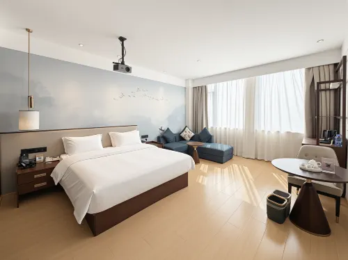 Huayue E-Sports Hotel (Wenzhou South Railway Station)