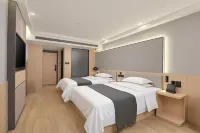 Tupai Hotel Chain (Huarong People's Square Branch)