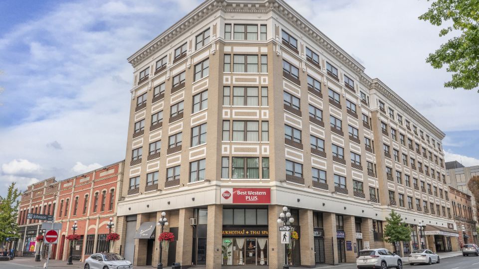 Best Western Plus Carlton Plaza Hotel