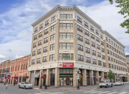 Best Western Plus Carlton Plaza Hotel