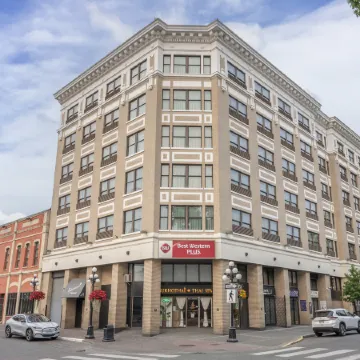 Best Western Plus Carlton Plaza Hotel