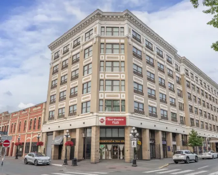 Best Western Plus Carlton Plaza Hotel Hotels in Victoria