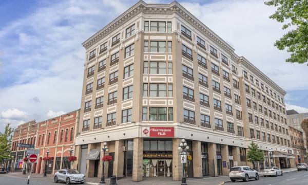 Best Western Plus Carlton Plaza Hotel