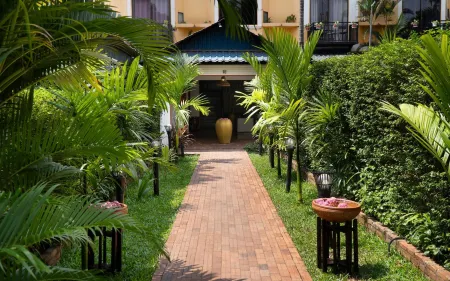 Central Indochine d'Angkor Hotel