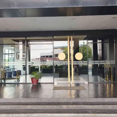 Bono Hotel by ARTOTEL - Pekanbaru Hotel dekat Pangeran