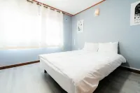 EQ Stable Hyeopjae Camp Guesthouse - bar