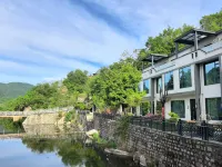 Lushan Suyan Puman Homestay - parking