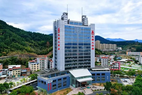 Yongding Longhu Grand Hotel