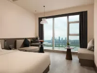Nanchang Tengwang Pavilion Bayi Hall Jiangjing Atour Origin HotelBayiguan Hotels near Donghu