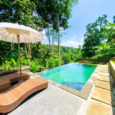 #B Vishnu Villa - Jungle Retreat with shared pool Hotels near Sambahan