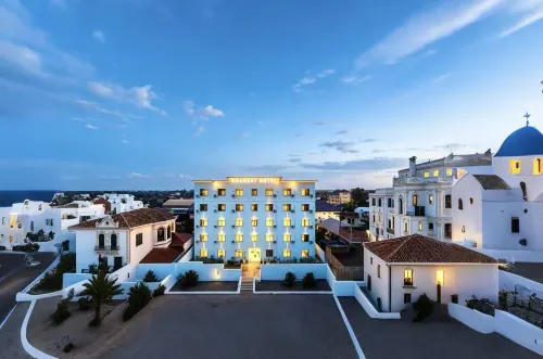 Khamsay Hotel（Outdoor Pool & National University ）
