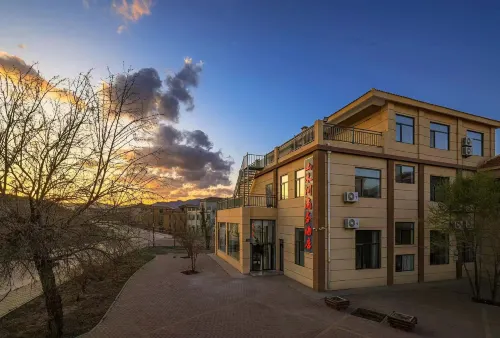 Shanshuixu Hotel (Zhangye Linze Colorful Danxia Scenic Area) - غرفة مطلة على الجبل