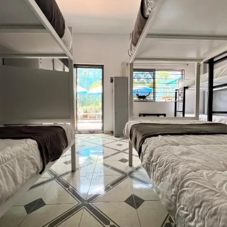 Whost Hotel y Hostal