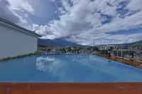 Yunjing Huating Hotel - Rooftop Pools