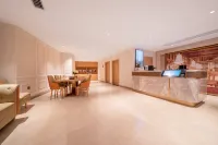 Vienna Hotel (Chongqing Jiefangbei Center Hongyadong Branch) - parking
