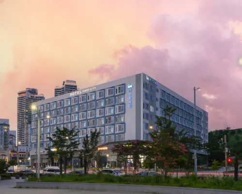 Firstcity Hotel Yeosu โรงแรมใกล้สนามกีฬามังมา