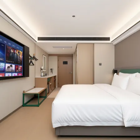 Huanna Hotel (Wuhan Jianghan Road Pedestrian Street Xunlimen Subway Station)