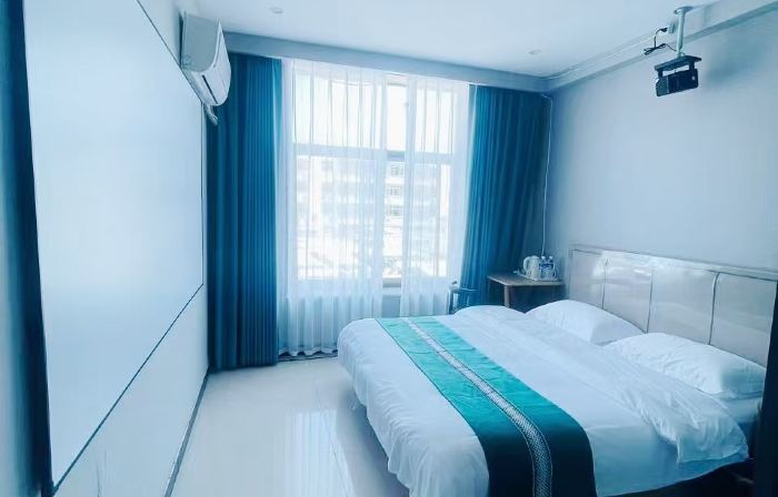 Lingshou Yueting Hotel