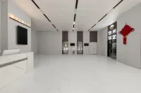 Home Inn Huayi Select Hotel (218 Space Jiulong Lake International Enterprise Headquarters Park) - parcheggio