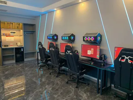 A Jia E-sports Hotel Отели в г. Фенчен
