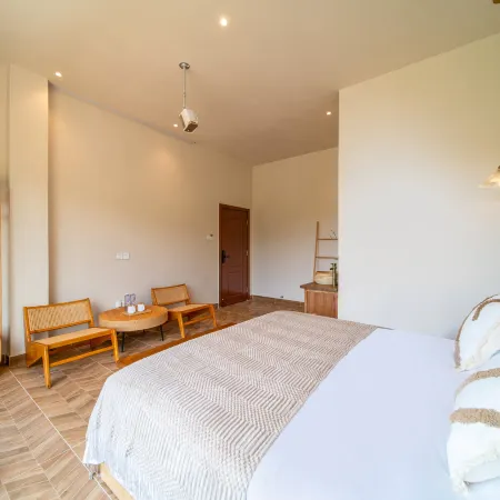 Wanning Riyuewan Flower Romantic Homestay