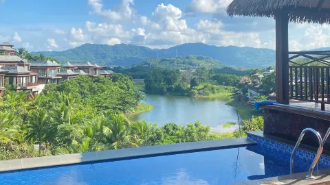 Naxiangshan Rainforest Resort Hotel (Baoting Yanoda Store) in Baoting