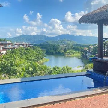 Naxiang Mountain Rainforest Resort Hotel (Baoting Yanuoda)