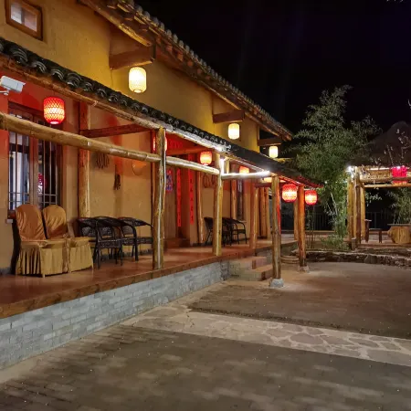 Wenzhu Courtyard Homestay