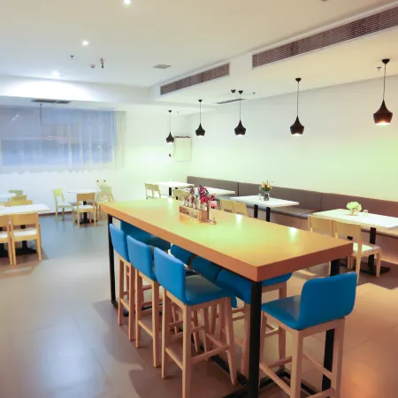 Yangting Hotel (Chishui Guifu Jinjie Branch)