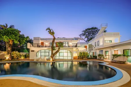 H Flora Hotel Отели рядом с достопримечательностью «Roitawarabarn Baandhawalai - Porter house»