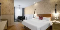 Huayi Hotel (Changde Bridge South Market Branch) - Business Queen Room