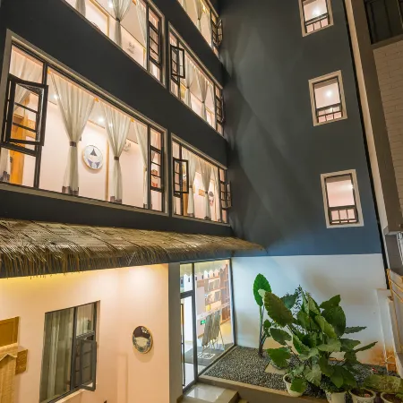 CLOUDS Hotel (Yongsheng)