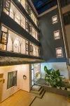 CLOUDS Hotel (Yongsheng) - parking