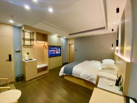 Berman Smart Hotel Отели в г. Луси