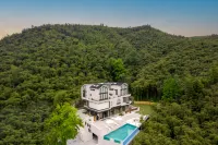 Moganshan Lingshang · Mountain Luxury Wenquan Vacation Apartment - 인피니티 풀