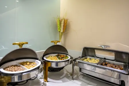 Hotel City Comfort Inn Maoming South Wenming Road Отели рядом со станцией Maoming Railway Station