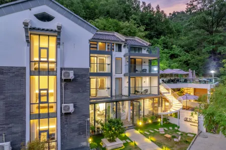 Lisu B&B (Laojunshan Yunjing Cableway Branch 1) Отели рядом с достопримечательностью «Ji Guan Cave»