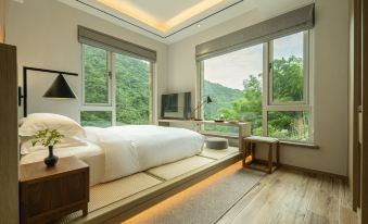 Shulin, Freedom in the Deep Creek|Bamboo Forest Seclusion, Parent-child River Tracing Accommodation